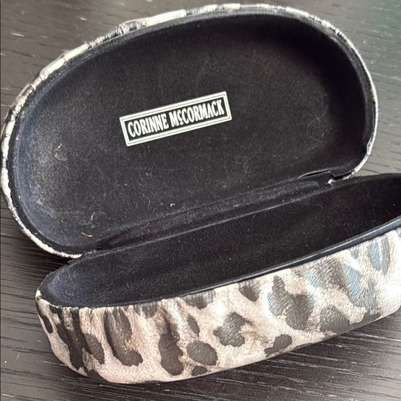 Quay Australia Women’s Light Blue Sunglasses with Patterned Case - Picture 5 of 5